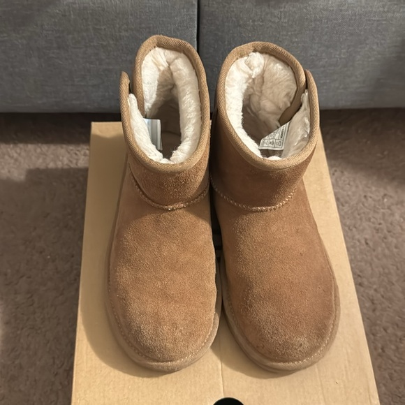 UGG Jona Chestnut boots size 2 - Picture 4 of 5